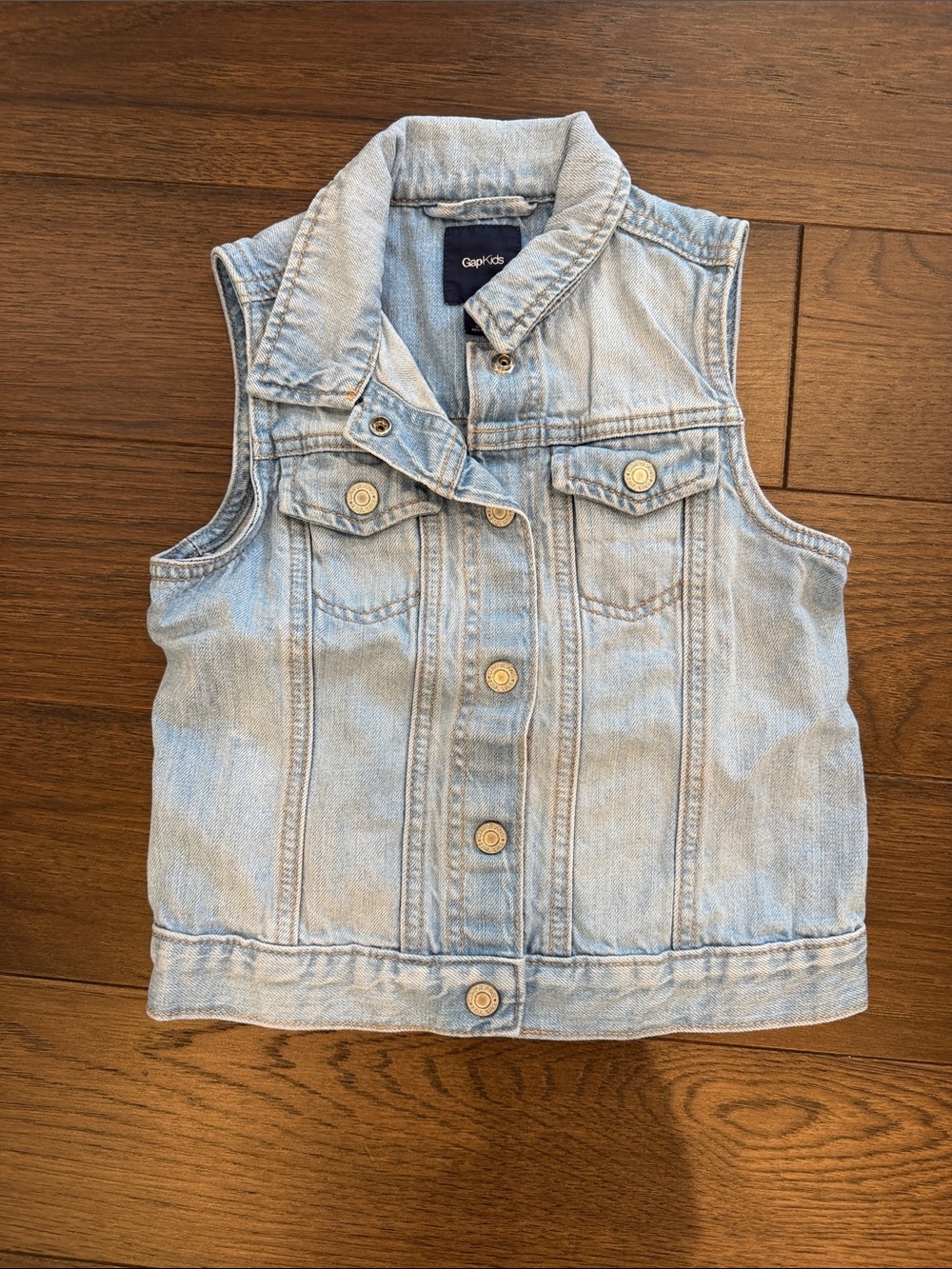 GAP Kids Light Blue Denim Sleeveless Vest Size Small (6/7) - C11-245